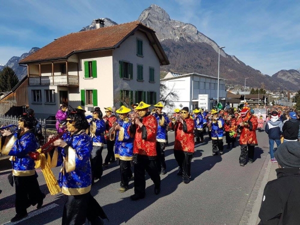 Chinesenkleider zu verkaufen