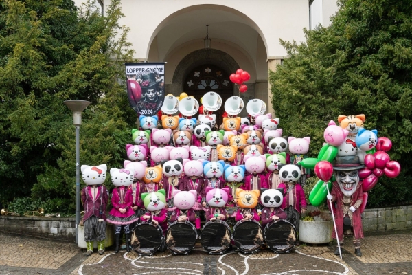 Uf und Wegblase_Gruppenfoto Sujet Verkauf - Lopper Gnome Hergiswil